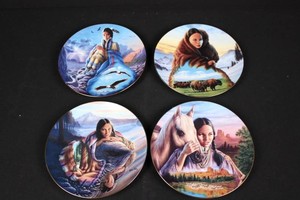 Hamilton Collection Cloak of Visions Collector Plates (Lot of 4)