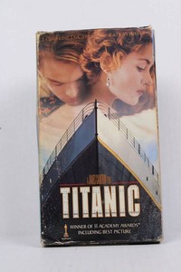 Titanic Paramount VHS Cassette Set - Leonardo DiCaprio & Kate Winslet (Lot of 2)