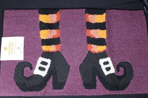 Hand-Hooked Black Cat Accent Rug With Memory Foam - 22 X 38 in