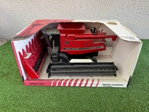 Massey Ferguson 9790 Rotary Combine 124 Scale