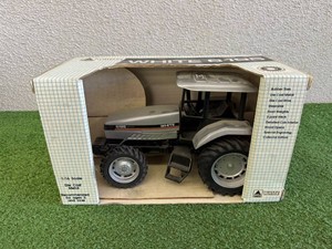 White 6195 116 Scale