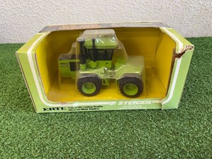 Steiger Cougar III ST251 4 Wheel Drive Tractor 1/32 Scale