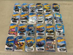 Hot Wheels - 24