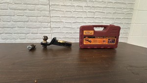 Trailer Hitch with case.