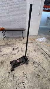 Craftsman 3 ton Floor Jack