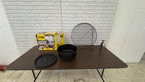 10 qt Lodge Cast Iron Dutch Oven and Grilling Accessories
