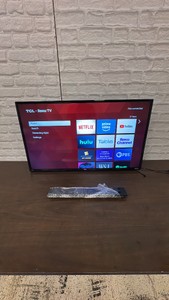 TCL ROKU 40 TV and Mount