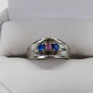 Vintage 10K Womens Three-Stone Gold Ring 3.860g-Size Shown