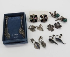 Grouping of 7 Vintage Sterling SilverMexican Silver Womens Earrings