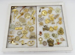 Large Collection of 60 Vintage Womens Fashion Brooches-Some Marked