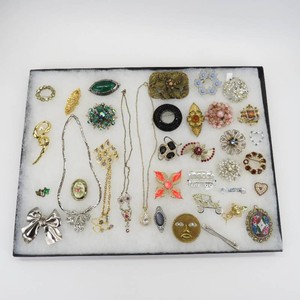 Grouping of Vintage Womens Costume Jewelry-Necklace, Brooches, Rhinestone & More