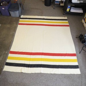 Vintage 100% Wool Faribo Fluff-Loomed Woolen Mills Blanket
