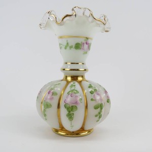 Vintage Fenton Charleton Rose Crest Melon Milk Glass Ruffle Vase