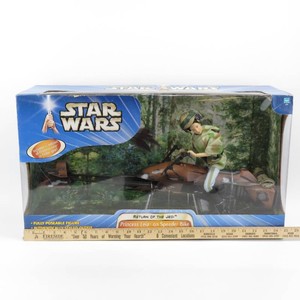 2003 Star Wars ROTJ Princess Leia on Speeder Bike NIB