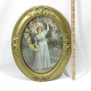 Vintage Oval Gilt-Framed Wall Art Print Depicting A Romantic Portrait of a Woman