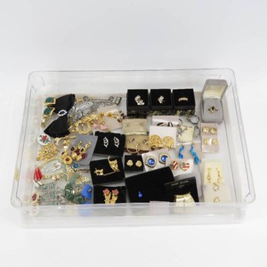 Grouping of Womens Costume Jewelry Vintage-Modern Variety Rings, Earrings, Brooches