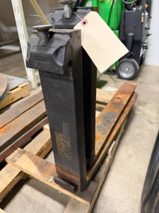1 - Set of Class 2 Cascade 32 Forklift Forks