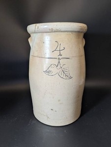 Stoneware Storage Crock With Leaf Motif 2 L