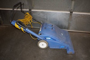 Windsor Wave Commercial Wide Area Vacuum