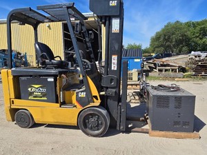 2012 Cat E6000 36 Volt Electric Forklift w Charger