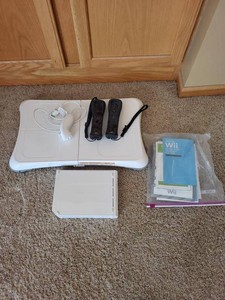 Nintendo Wii RVL-001 Console Bundle w Balance Board & MotionPlus Remotes