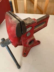 Will-Burt Versa-Vise Swivel Bench Vise Red Cast Iron USA Made