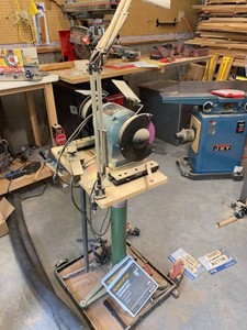 Delta 23-660 6in Bench Grinder on Pedestal Stand w Work Light