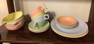 Mallo Ware Pastel Melamine Dinnerware Set Cups Plates Bowls Vintage
