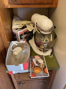 KitchenAid Ultra Power Stand Mixer w Two Bowl, 1 Bowl Cover, Whisk and Mixer Attachments, Dough Hook, Splash Shield, Cookbook & Food Grinder