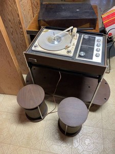 Zenith Vintage Stereo Turntable Console w Circle of Sound Speakers & Rolling Stand
