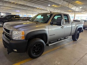 2007 Chevrolet Silverado 2500 LTZ Duramax 4x4...LOW MILES