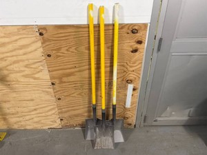 square-point shovels (lot of 3)