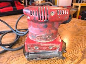 Milwaukee Finishing Sander