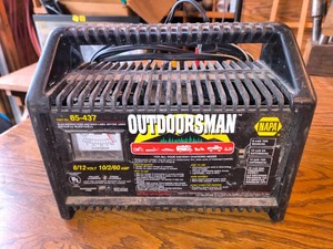 NAPA Outdoorsman Battery Charger