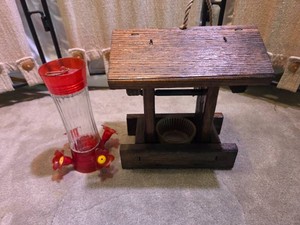 Birdfeeder and hummingbird feeder