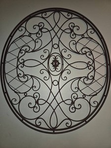 Round decorative metal scrollwork wall medallionwall hanging