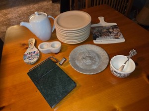 Kitchen items lot