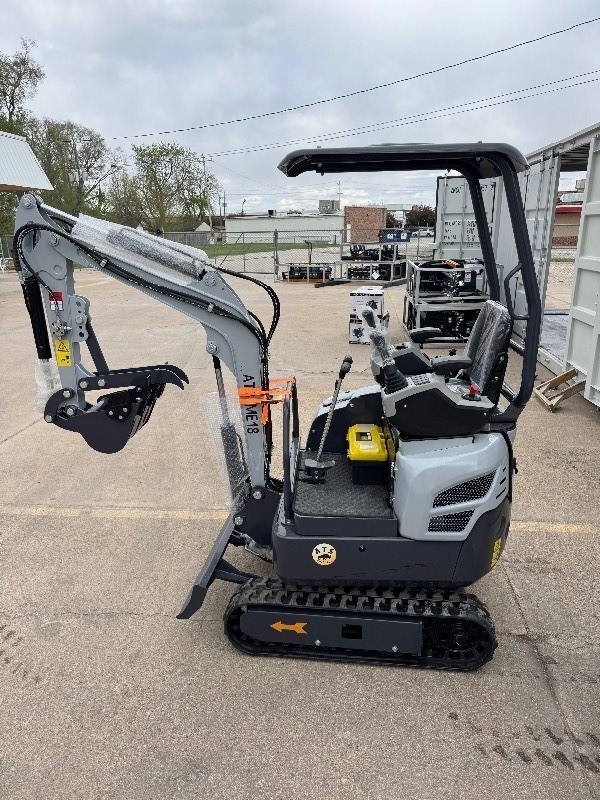 ME18 Mini Excavator