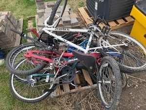 Pallet of Bikes Includes Schwinn, Trek, Haro, Dyno, Huffy