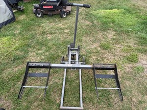 Pittsburgh High Lift Riding MowerATV Lift 300 LB Max Capacity. Foot Lift Crank - Max Height 28.  Works Well.