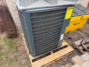 Goodman AC Condenser SR3R00062 Model GSZ160361BD 3600 BTU