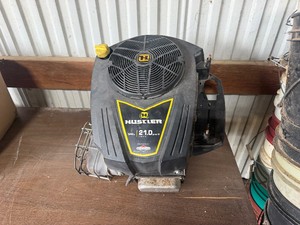 Parts Only - Hustler Motor 530 CC 21 HP (Cracked Block)