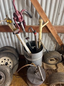Mobile Barrell with Seven Hand Barrel Pumps with Five-Gallon Pail and Pump