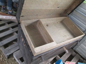 Large Metal covered footlocker storage trunk with lift out wood tray approx 36x21x25in