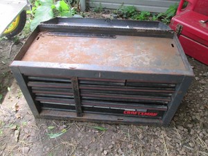 Craftsman metal 26in lift top, 9-drawer toolbox