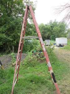 10ft Fiberglass Louisville ladder