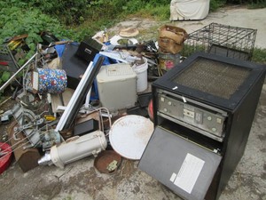 Bulk lot of scrap metal and other goodies take what you want