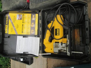 Dewalt jig saw in hardside case