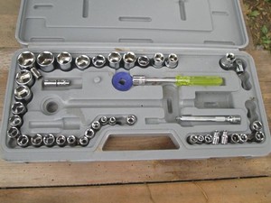 38in and 12in metric plus SAE socket and driver set.
