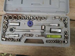 38in and 12in metric plus SAE socket and driver set.